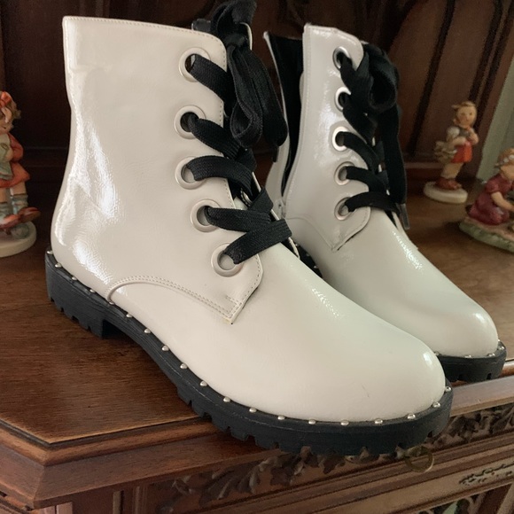 Funky combat boots, never worn. 7.5 7 1/2 - Picture 3 of 4